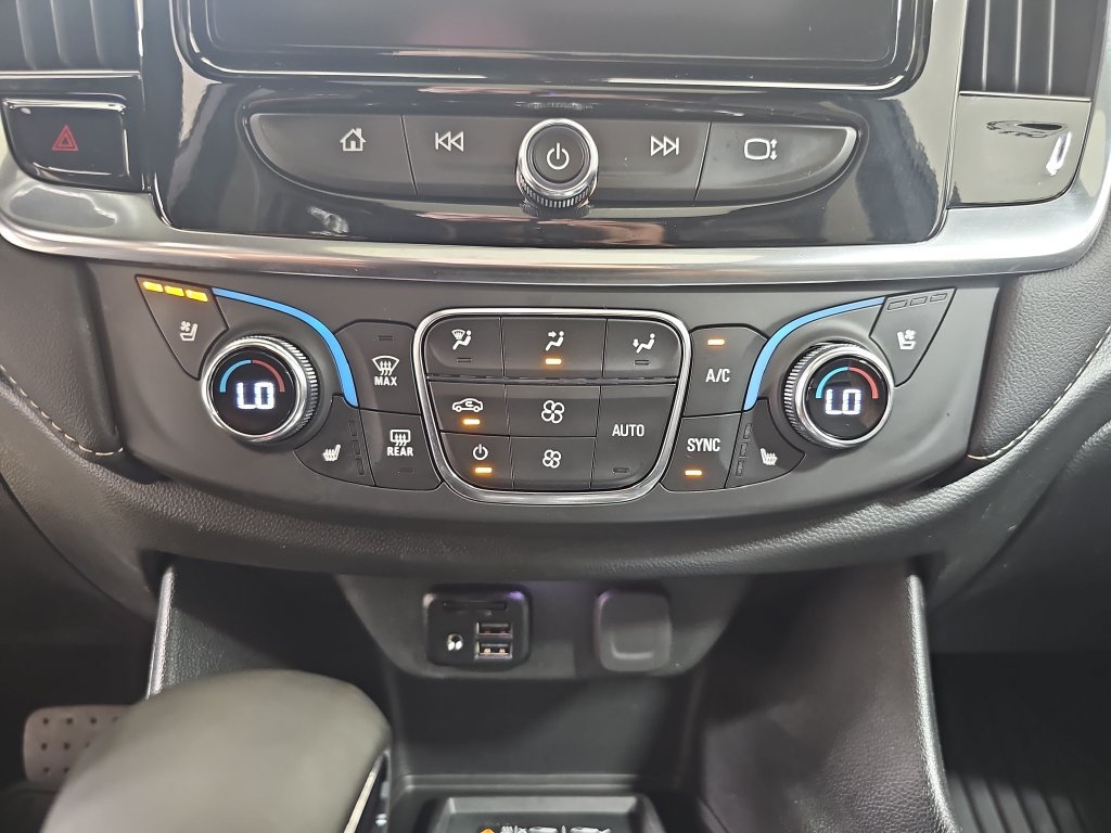 Used 2023 Chevrolet Traverse Premier AWD/4WD image 29