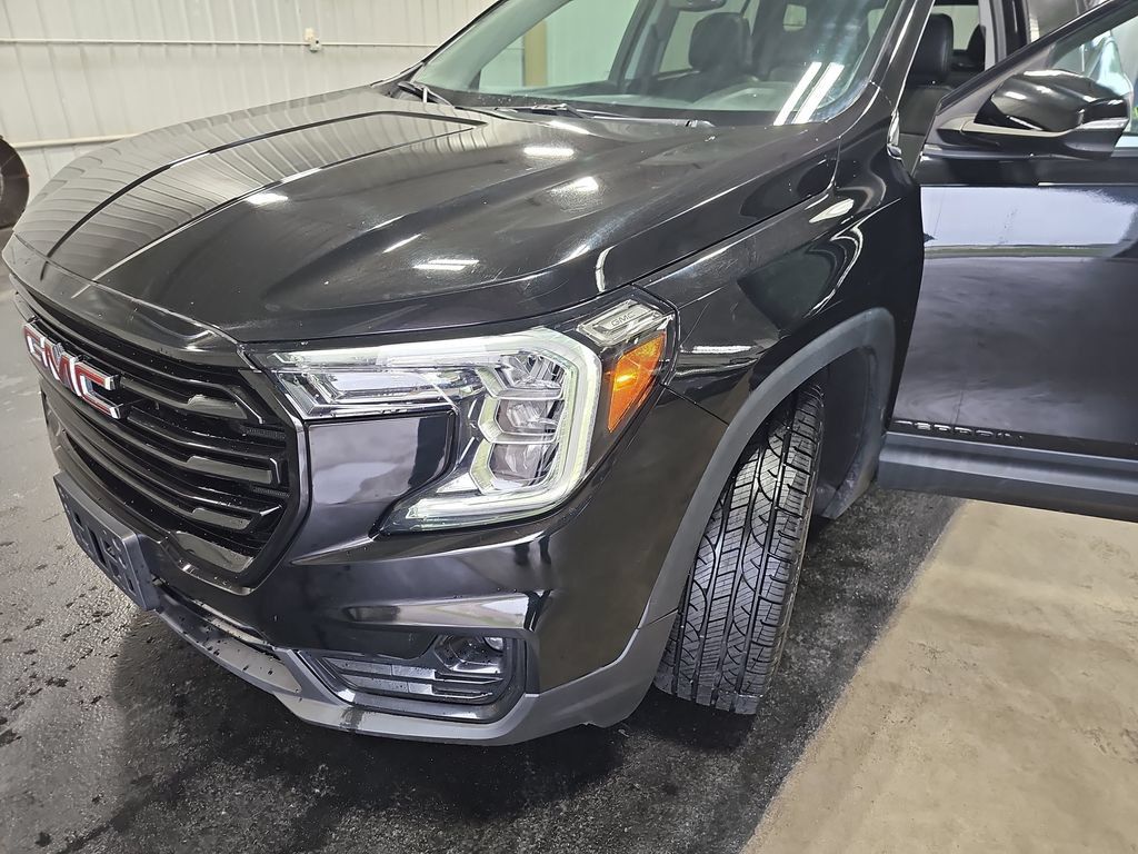 Used 2023 GMC Terrain SLT w/ Elevation Edition AWD/4WD image 33