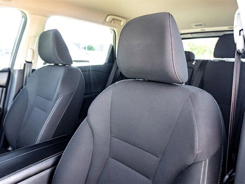 Used 2025 Nissan Rogue S image 13