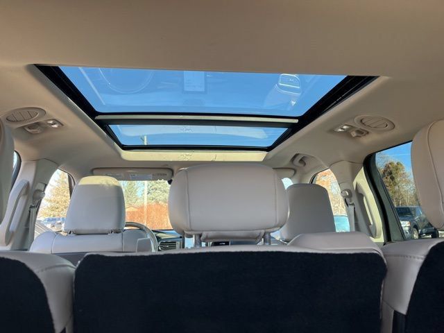 Used 2020 Ford Explorer Platinum w/ Premium Technology Package AWD/4WD image 8