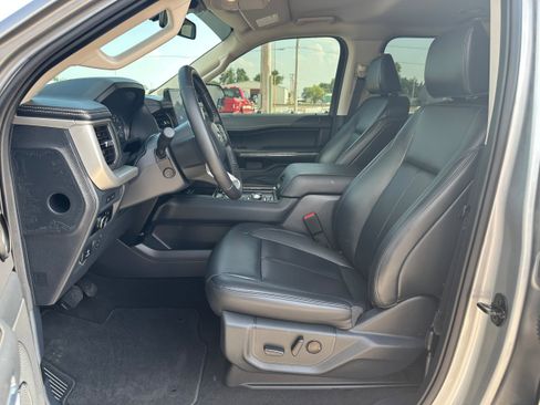 Used 2024 Ford Expedition XLT AWD/4WD image 11