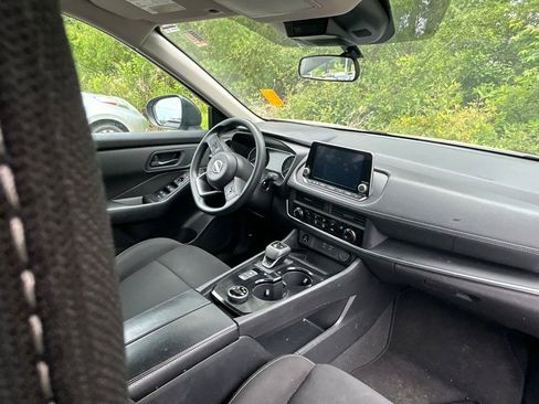 Used 2024 Nissan Rogue S AWD/4WD image 9