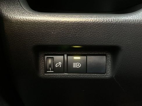 Used 2020 Toyota RAV4 LE image 16