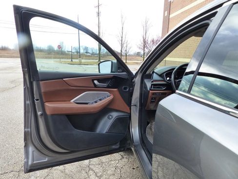 Used 2024 Acura MDX SH-AWD w/ Technology Package image 16