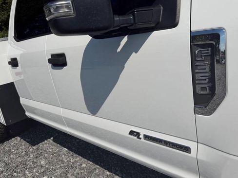 Used 2017 Ford F350 XLT AWD/4WD image 11