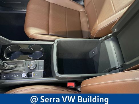 Certified 2023 Volkswagen Atlas SE w/ Panoramic Sunroof Package AWD/4WD image 27