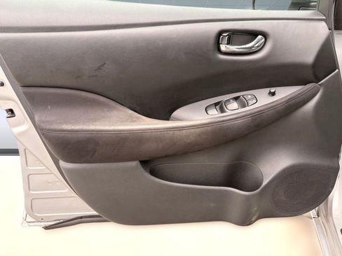 Used 2013 Nissan Leaf S image 20