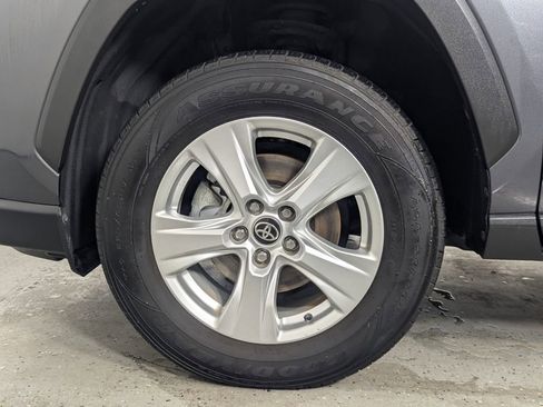 Used 2021 Toyota RAV4 XLE image 11