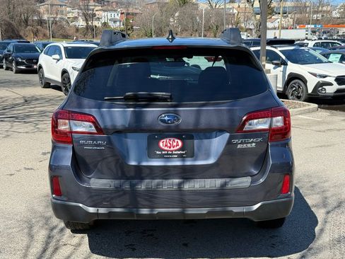 Used 2017 Subaru Outback 2.5i Premium AWD/4WD image 9