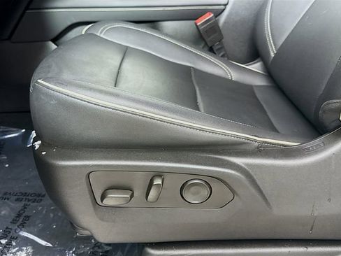 Used 2023 GMC Yukon XL SLT w/ SLT Luxury Package image 20