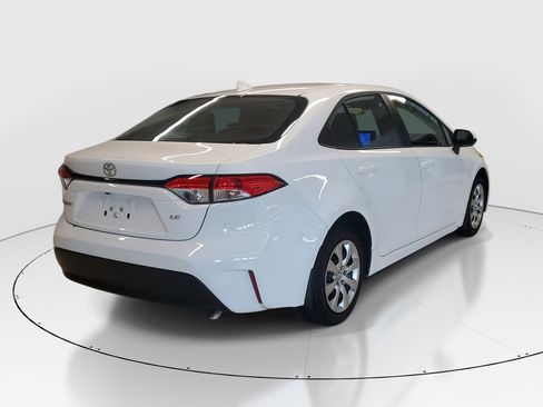 Used 2025 Toyota Corolla LE image 7