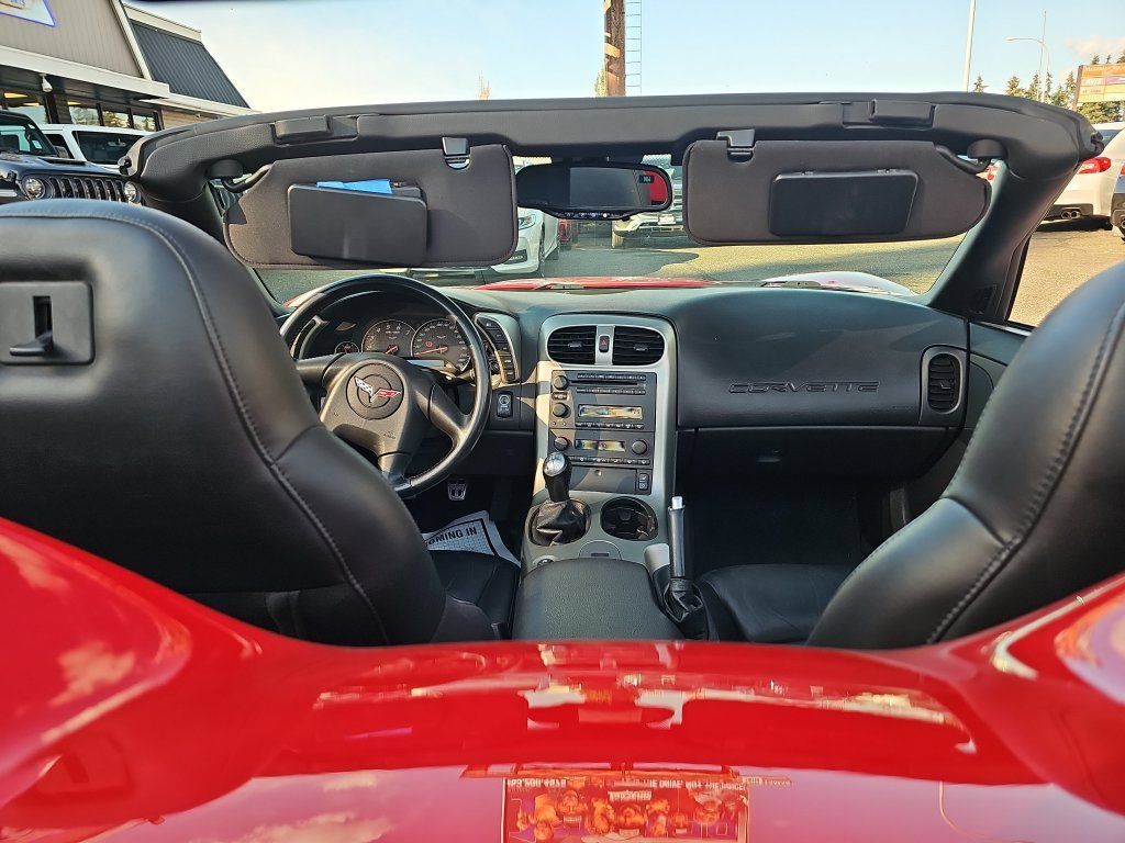 Used 2005 Chevrolet Corvette Convertible RWD image 32