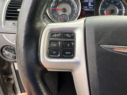 Used 2015 Chrysler Town & Country Touring-L w/ Driver Convenience Group FWD image 15
