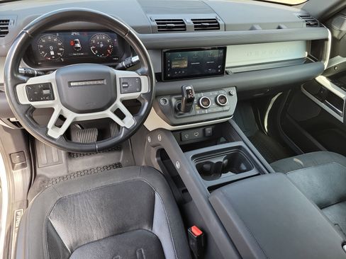 Used 2020 Land Rover Defender 110 First Edition image 8