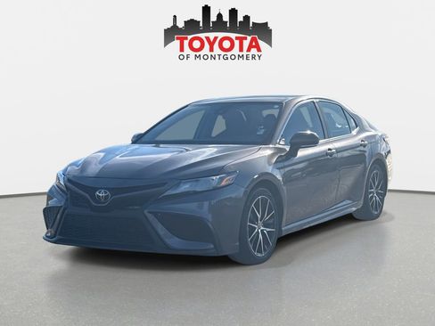 Used 2023 Toyota Camry SE image 9
