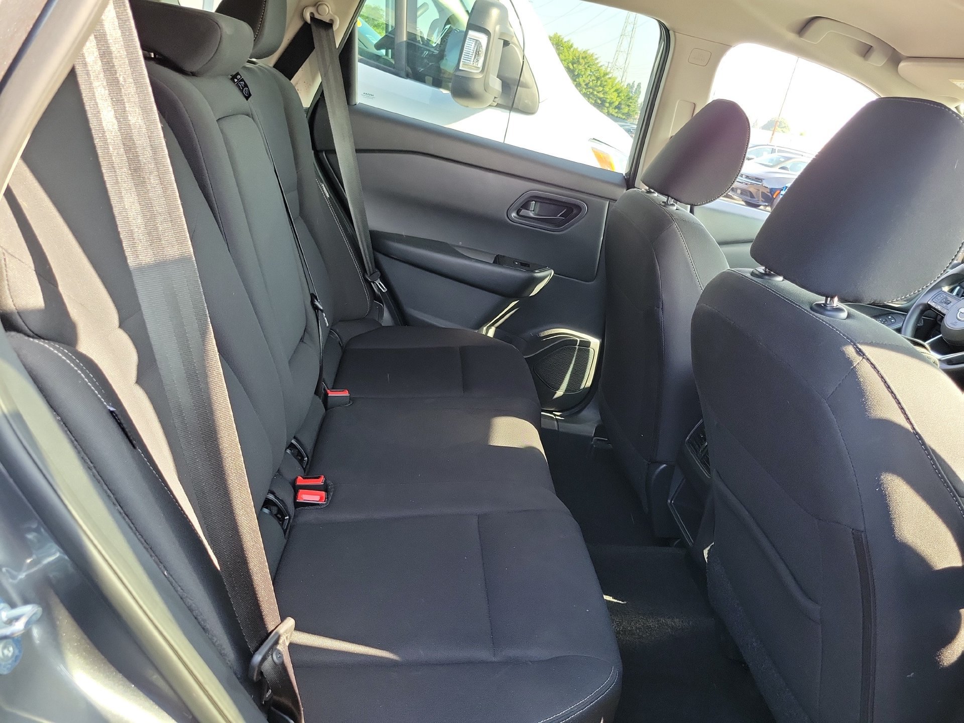 Used 2024 Nissan Rogue S FWD image 19