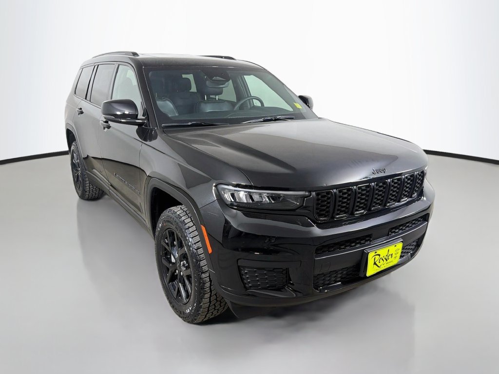 Used 2024 Jeep Grand Cherokee L Altitude AWD/4WD image 4