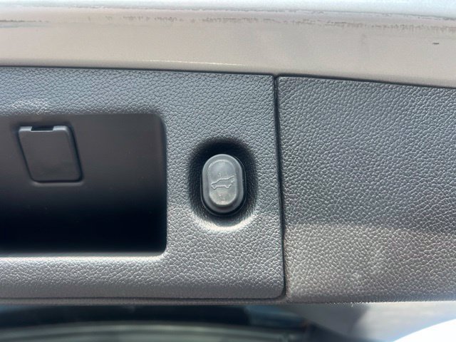 Used 2019 Cadillac Escalade Luxury AWD/4WD image 16
