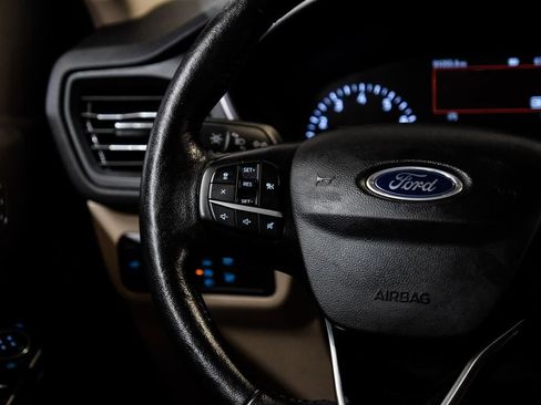 Used 2020 Ford Escape SEL image 17