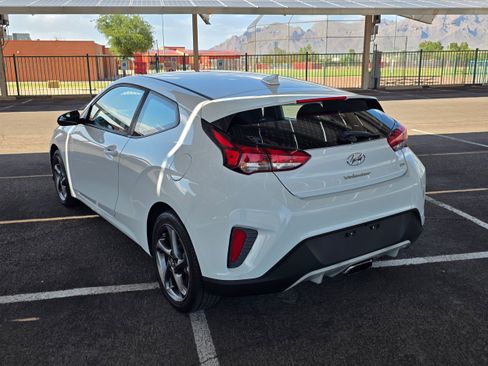 Used 2019 Hyundai Veloster 2.0 FWD image 3