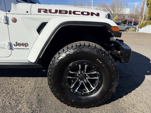 Used 2024 Jeep Wrangler Unlimited Rubicon image 11