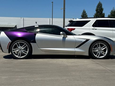 Used 2018 Chevrolet Corvette Stingray Coupe w/ 1LT RWD image 7