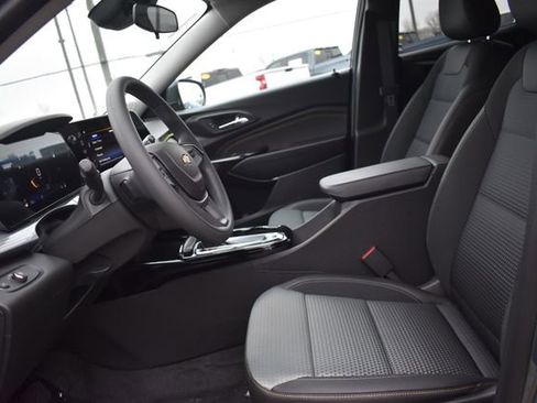 New 2026 Chevrolet Trax LT w/ LPO, Blackout Package image 21