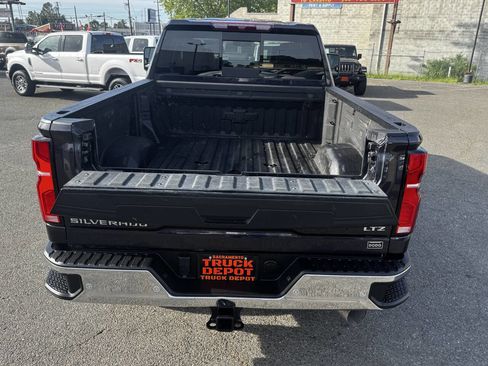 Used 2024 Chevrolet Silverado 2500 LTZ w/ LTZ Convenience Package image 23