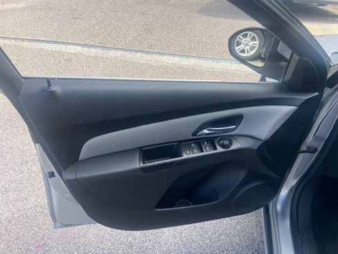 Used 2014 Chevrolet Cruze LT FWD image 3