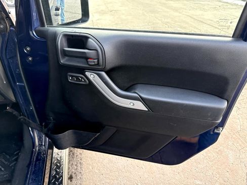 Used 2013 Jeep Wrangler Unlimited Sport image 23