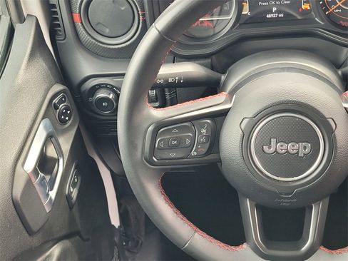 Used 2024 Jeep Wrangler Unlimited Rubicon image 12