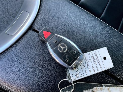 Used 2018 Mercedes-Benz C 300 4MATIC Sedan image 10