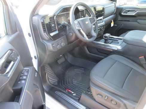 New 2026 Chevrolet Silverado 1500 LTZ w/ LTZ Premium Package AWD/4WD image 15