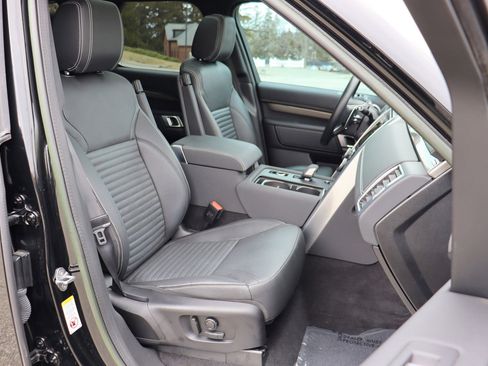 Used 2023 Land Rover Discovery S R-Dynamic image 21