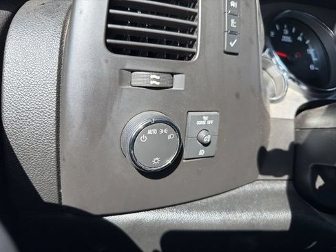 Used 2010 GMC Sierra 1500 SLE w/ Power Pack Plus AWD/4WD image 17
