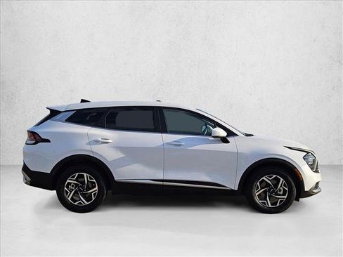 Used 2025 Kia Sportage LX FWD image 4
