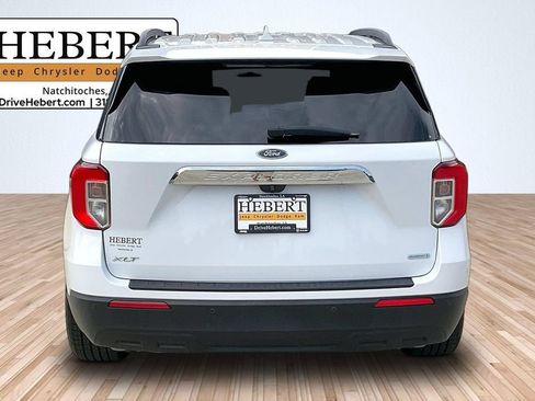Used 2020 Ford Explorer XLT RWD image 4
