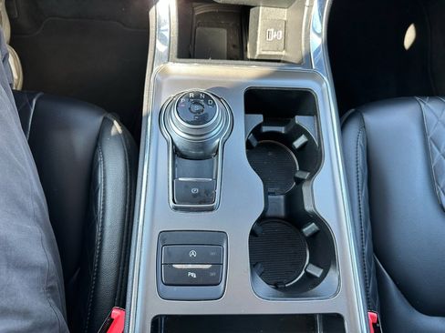 Used 2024 Ford Edge Titanium image 16