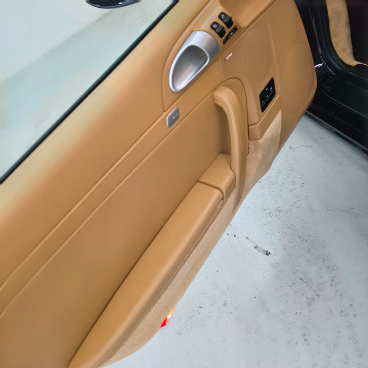 Used 2007 Porsche 911 Cabriolet image 17