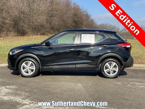Used 2020 Nissan Kicks S image 4