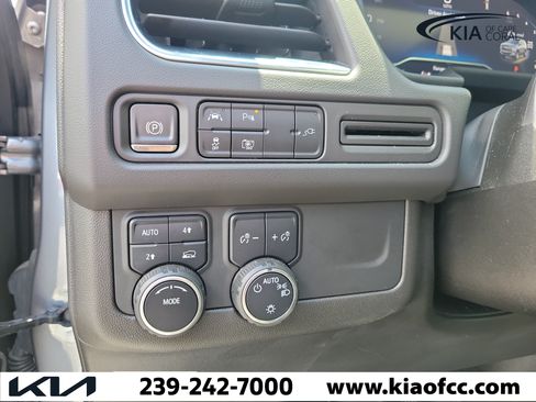 Used 2022 Chevrolet Suburban RST w/ Luxury Package AWD/4WD image 26