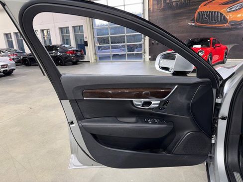 Used 2018 Volvo S90 T5 Momentum w/ Convenience Package image 47