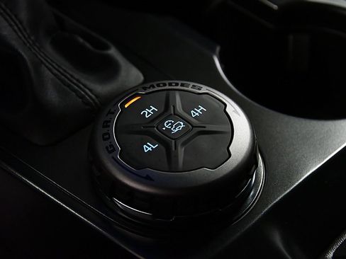 Used 2025 Ford Bronco Outer Banks image 24