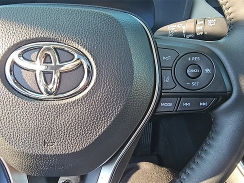 Used 2025 Toyota RAV4 Limited image 12