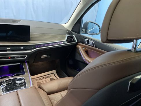 Used 2023 BMW X7 xDrive40i w/ Parking Assistance Package image 34