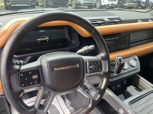 Used 2023 Land Rover Defender 110 X-Dynamic SE AWD/4WD image 16