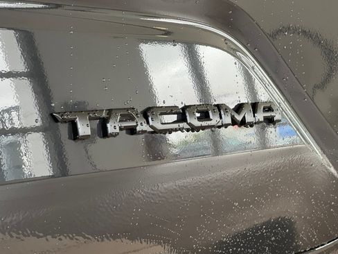 Used 2026 Toyota Tacoma TRD Off-Road w/ TRD Off Road Upgrade Package AWD/4WD image 8