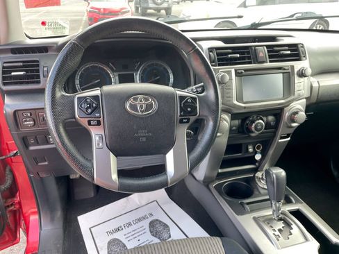 Used 2015 Toyota 4Runner SR5 AWD/4WD image 5