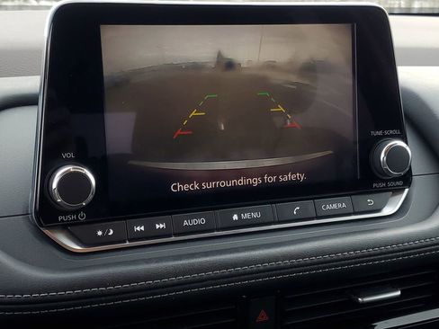 Used 2022 Nissan Rogue SV image 19