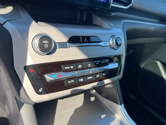 Certified 2023 Ford Explorer XLT w/ Equipment Group 202A AWD/4WD image 15